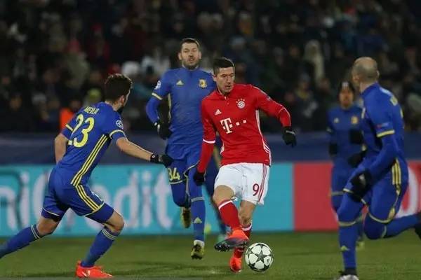 也让中国足 也让中国足