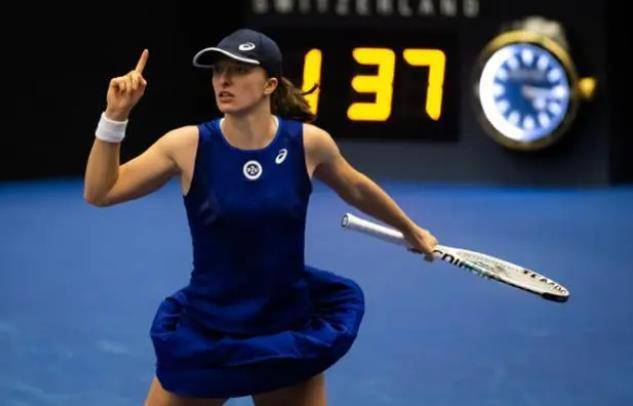 球场瞬间雷 球场瞬间雷